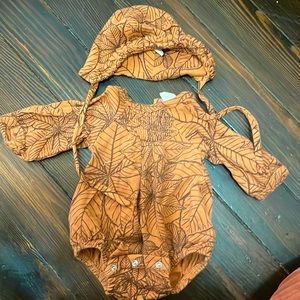 Kate Quinn set with hat 3-6m EUC